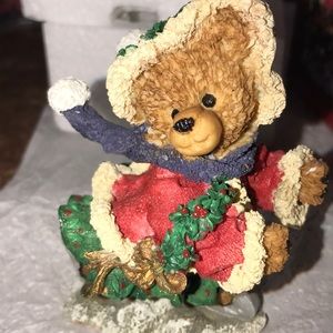 Teddy Bear w Wreath Ice Skating. wonderful detail